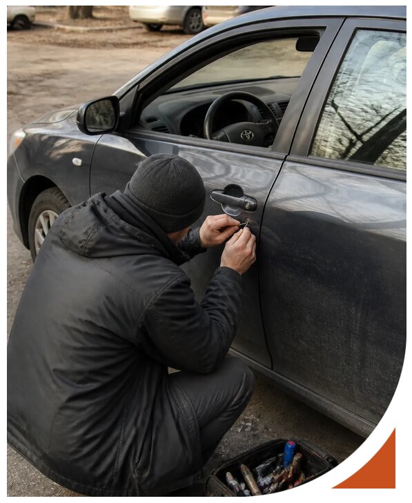 Профессиональное вскрытие автомобиля Тойота без повреждений в Долгопрудном